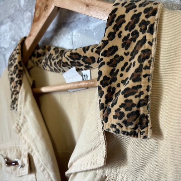 Vintage Nina Piccalino Women's 16 Khaki Button Up Shirt w Velvet Leopard Collar - Picture 3 of 8